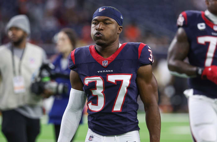 Texans cornerback D'Angelo Ross (37) before the game against the Cleveland Browns at NRG Stadium.